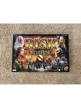 RISK Lord of The Rings The Middle Earth Conquest Game (2002)